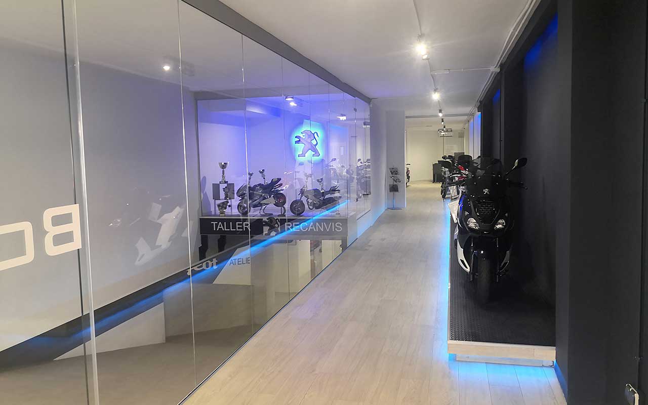 reforma de local comercial - concesionario de motos